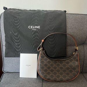 Celine Ava Triomphe Canvas Medium Tan 👜 Great condition ✨